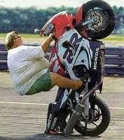 Click image for larger version

Name:	fat-wheelie.jpg
Views:	158
Size:	20.1 KB
ID:	3966