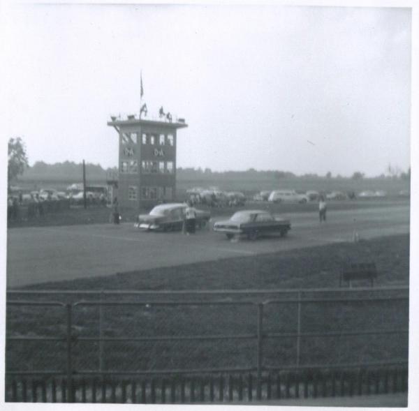 Marlin Snyder 1962 (left lane)
Indianapolis Raceway Park before the christmas tree